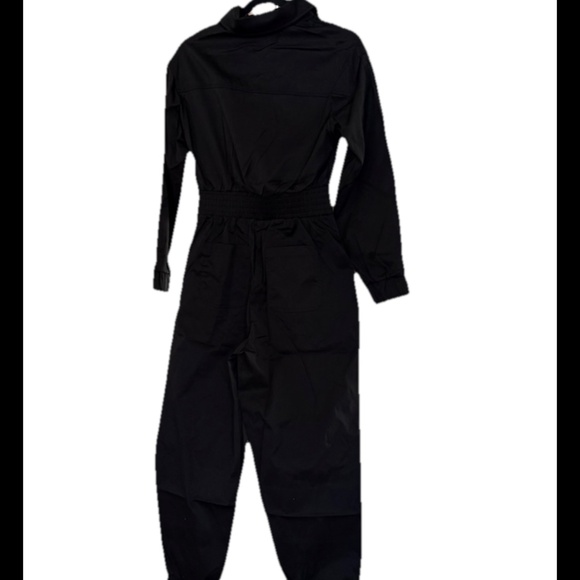 Solid black Utility Jumpsuit with zipper - Picture 2 of 2
